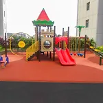 Fancy And Comfy 2Br Apartment At Springlake Summarecon By Travelio