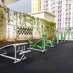 Fancy And Comfy 2Br Apartment At Springlake Summarecon By Travelio