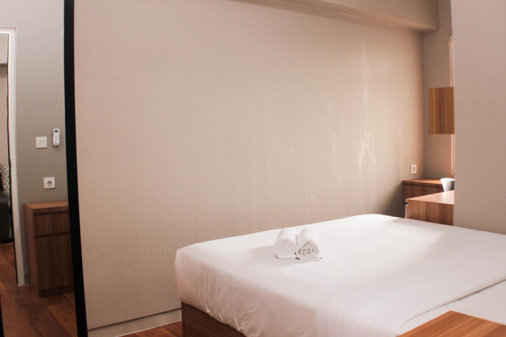 Fancy And Comfy 2br At Springlake Summarecon By Travelio Apartemen *